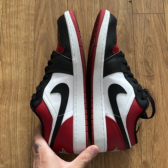Jordan 1 Low Red Sneakers - Picture 2 of 7